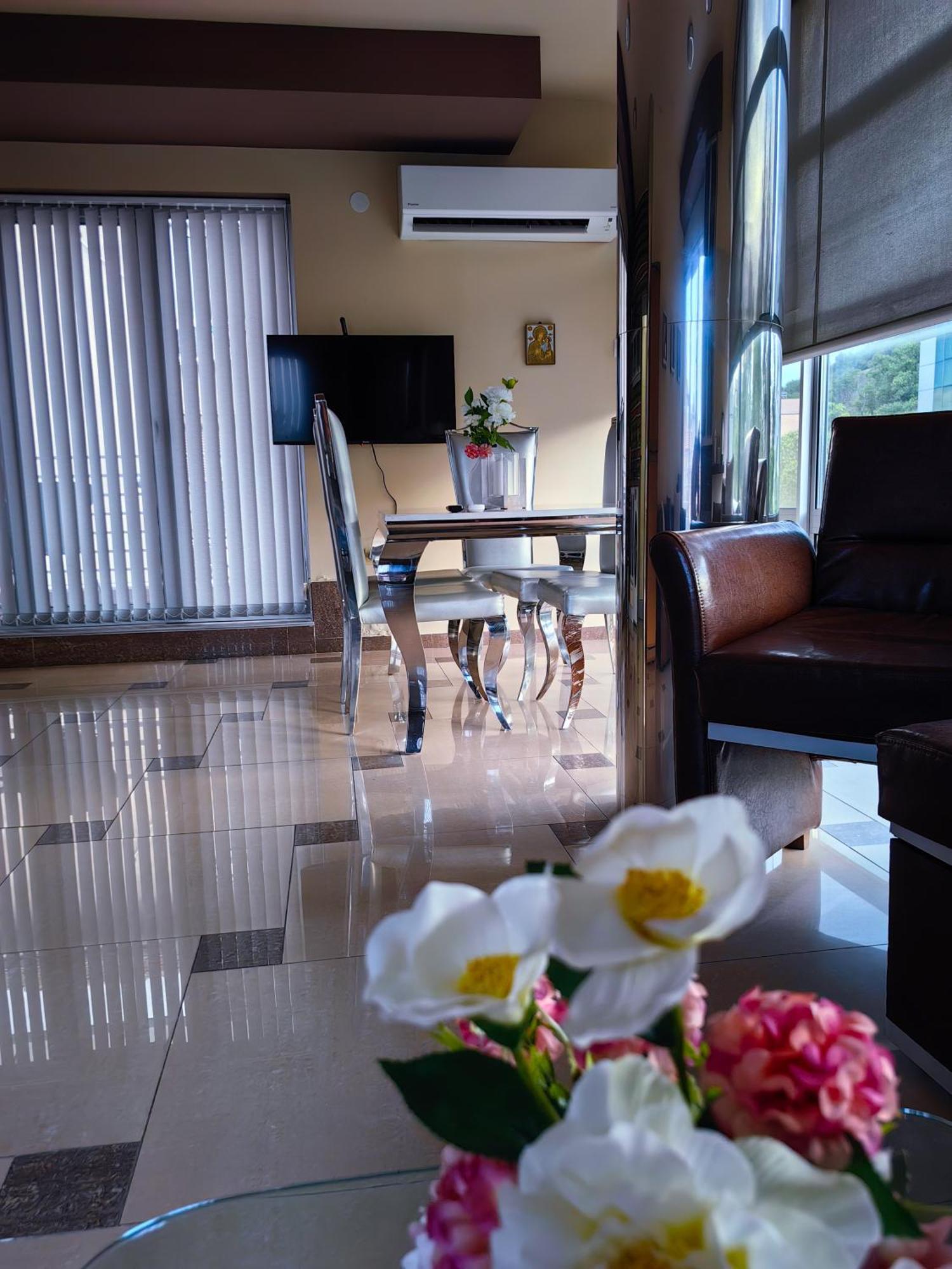 The View Apartment Plovdiv Bagian luar foto