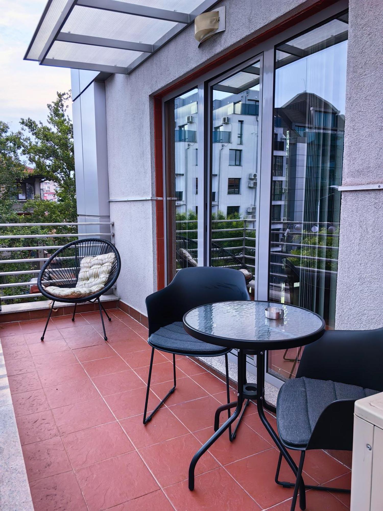 The View Apartment Plovdiv Bagian luar foto