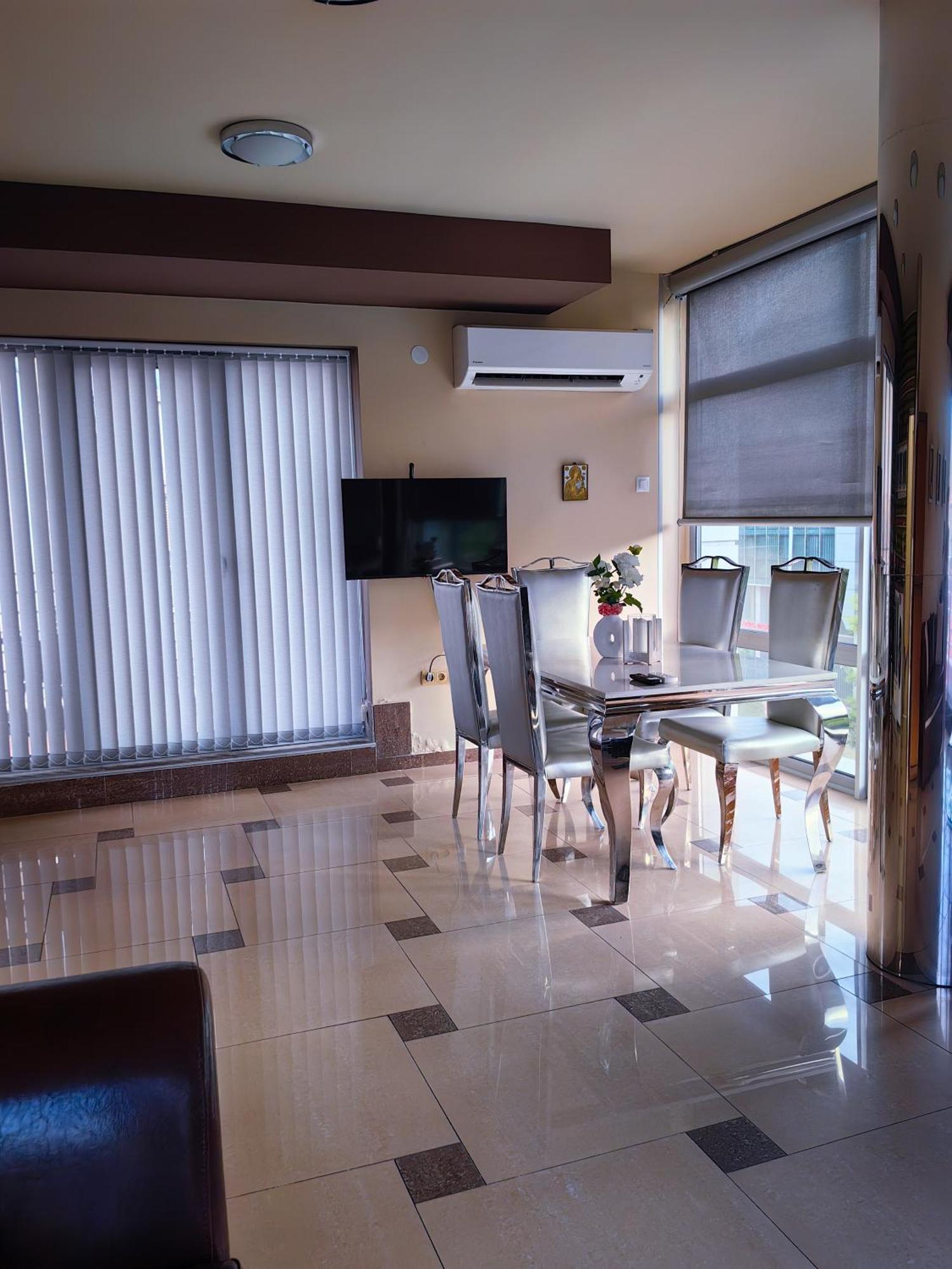The View Apartment Plovdiv Bagian luar foto